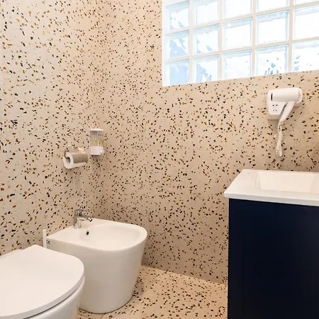 Pensjonat Blunotte - Piazza Castello 3*