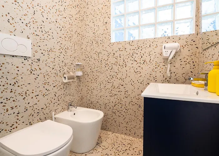 Pensión Blunotte - Piazza Castello 3*